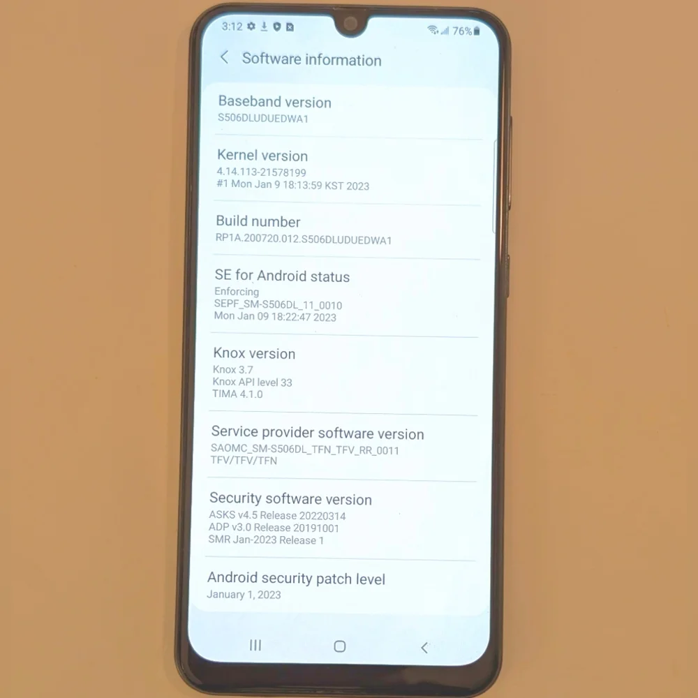 Samsung Galaxy A50 Locked TracFone - Black - 64 GB EUC